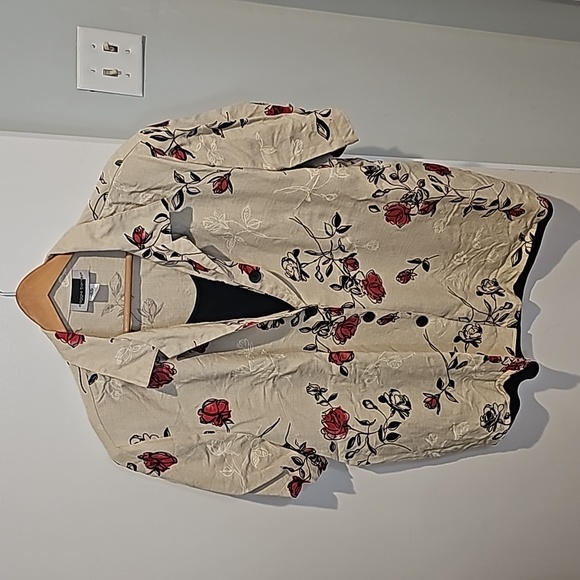 Woman's Maggie Barnes short sleeve blouse with attached black under shell. 24W - Picture 1 of 6